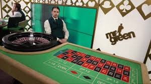 Antarmuka dashboard qqasia menampilkan riwayat permainan baru-baru ini dengan studio live dealer